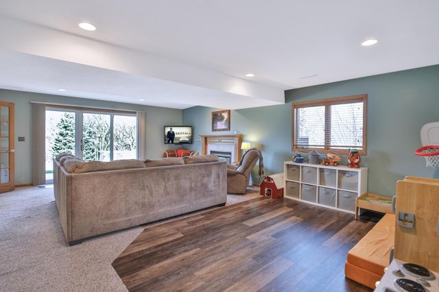 1309 Lone Pine Drive SW, Rochester, MN 55902