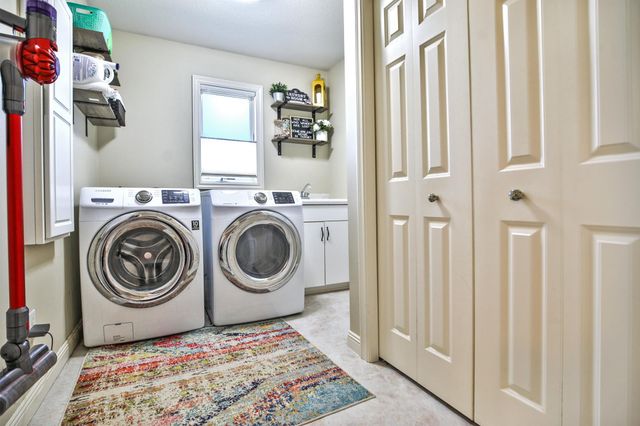 1309 Lone Pine Drive SW, Rochester, MN 55902