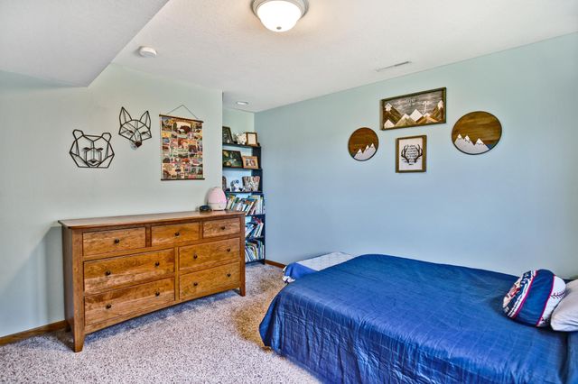 1309 Lone Pine Drive SW, Rochester, MN 55902