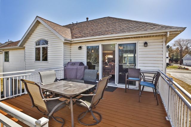 1309 Lone Pine Drive SW, Rochester, MN 55902