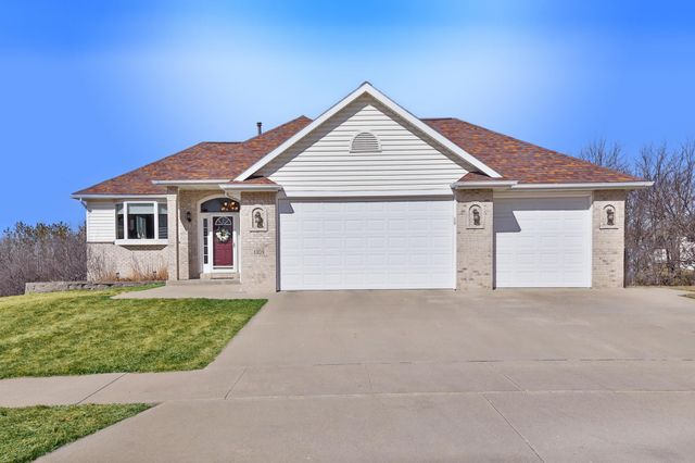 1309 Lone Pine Drive SW, Rochester, MN 55902