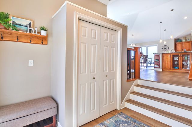 1309 Lone Pine Drive SW, Rochester, MN 55902