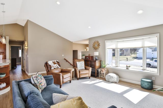 1309 Lone Pine Drive SW, Rochester, MN 55902