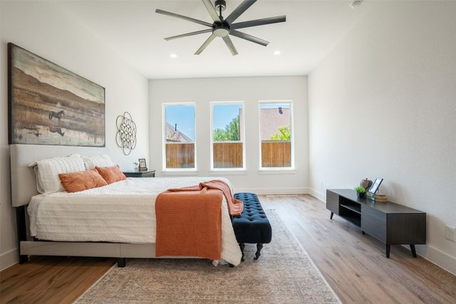 944 Claystone Ridge Drive, Fort Worth, TX 76028
