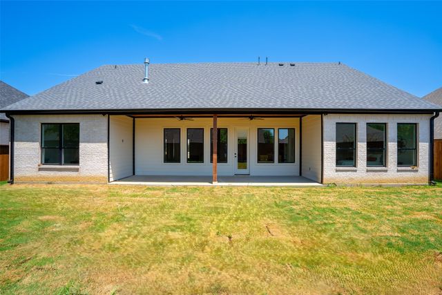 944 Claystone Ridge Drive, Fort Worth, TX 76028
