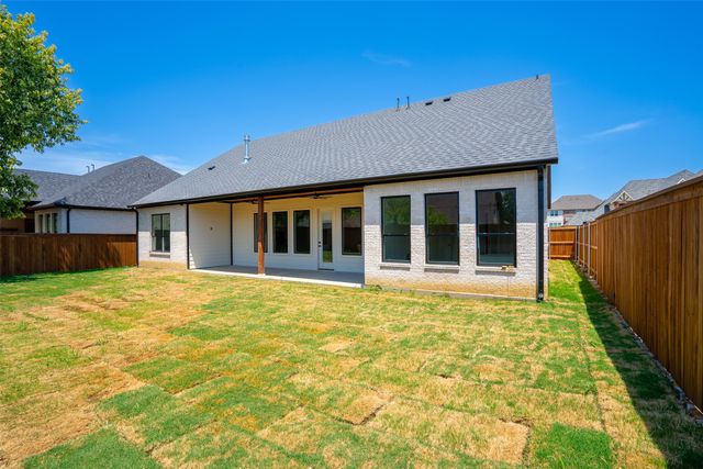 944 Claystone Ridge Drive, Fort Worth, TX 76028