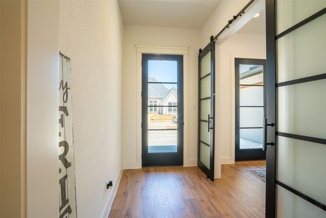 944 Claystone Ridge Drive, Fort Worth, TX 76028
