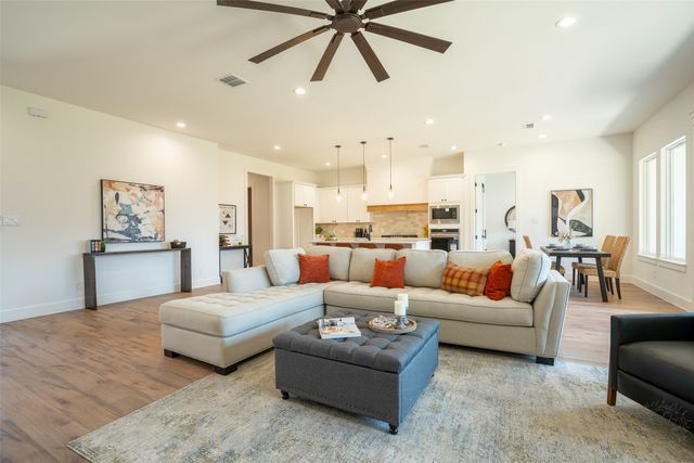 944 Claystone Ridge Drive, Fort Worth, TX 76028