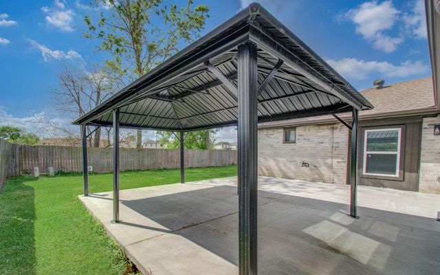 14854 Shottery Drive, Houston, TX 77015