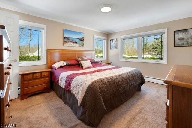 23 Locust Dr, Hanover Twp., NJ 07950