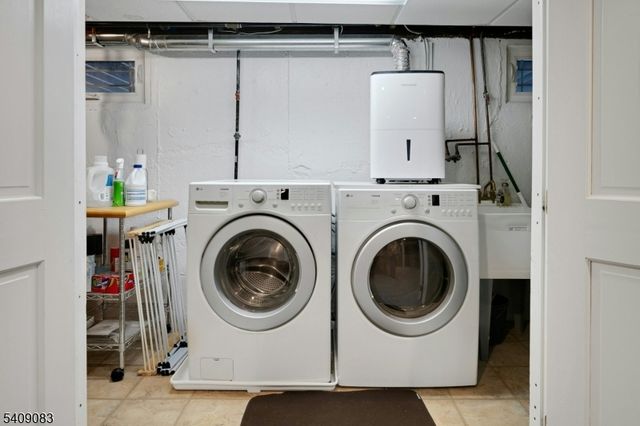 23 Locust Dr, Hanover Twp., NJ 07950