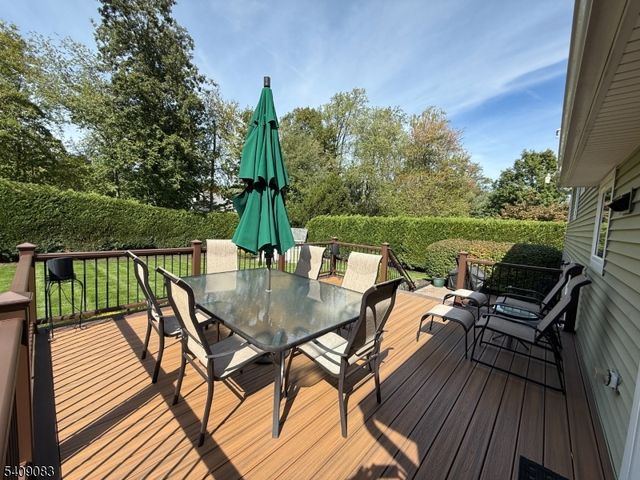 23 Locust Dr, Hanover Twp., NJ 07950