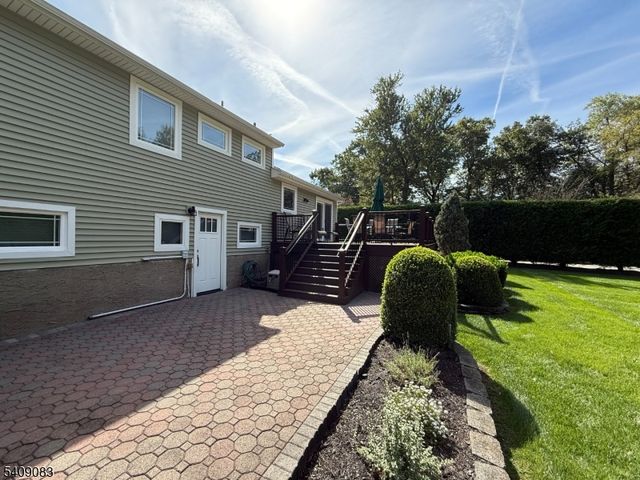 23 Locust Dr, Hanover Twp., NJ 07950