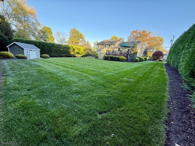 23 Locust Dr, Hanover Twp., NJ 07950