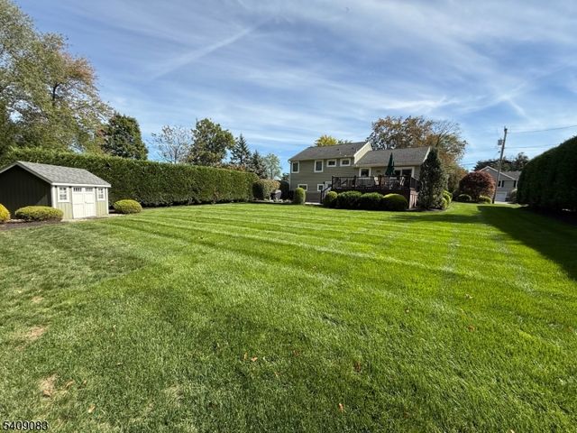 23 Locust Dr, Hanover Twp., NJ 07950