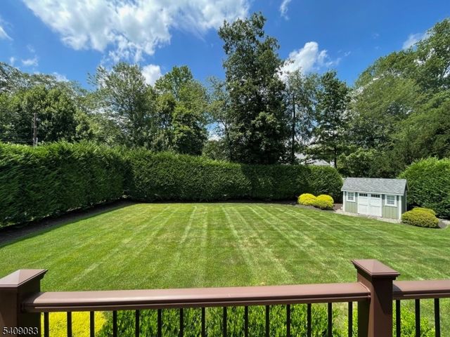 23 Locust Dr, Hanover Twp., NJ 07950