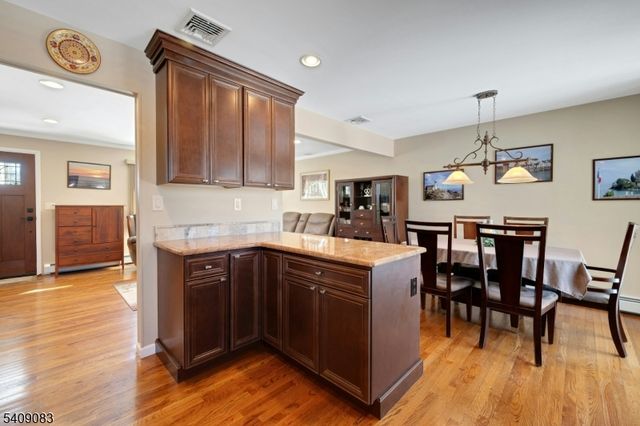 23 Locust Dr, Hanover Twp., NJ 07950