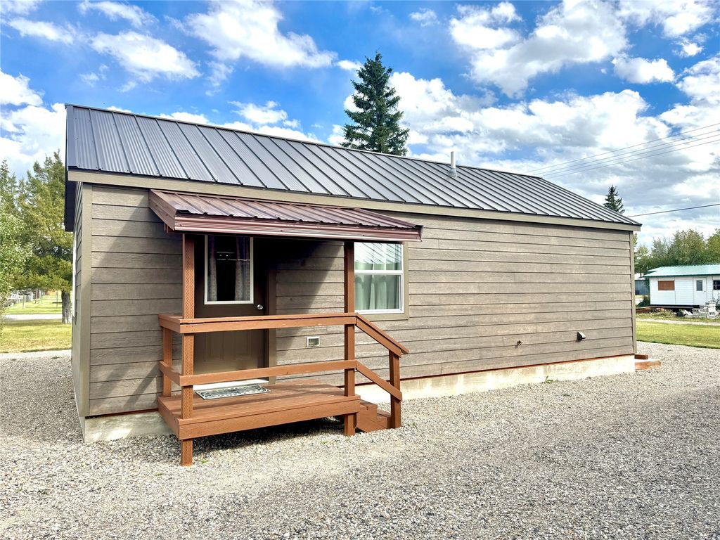 518 E Larime Street, White Sulphur Springs, MT 59645