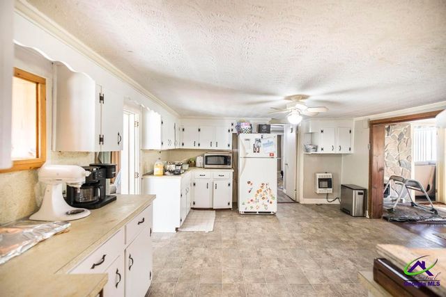 8494 Lower Thomaston Road, Lizella, GA 31052