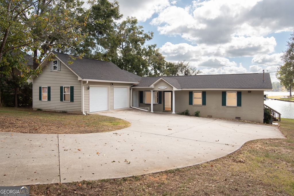 187 Lakeshore Circle NE, Milledgeville, GA 31061