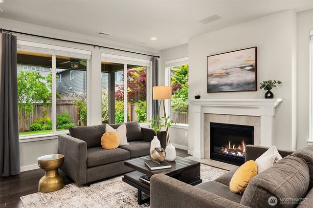 324 Zemp Way NE, North Bend, WA 98045