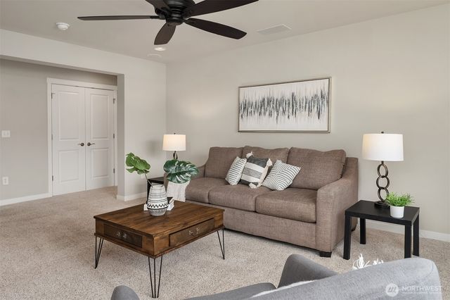 324 Zemp Way NE, North Bend, WA 98045
