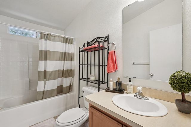 626 Sinclair Ct, Applegate, CA 95703