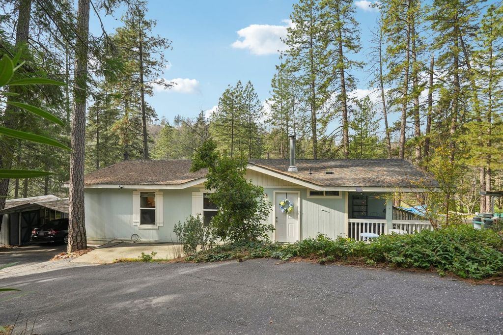 626 Sinclair Ct, Applegate, CA 95703