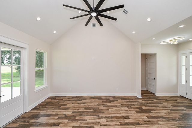 595 Buckskin Drive, Palacios, TX 77465