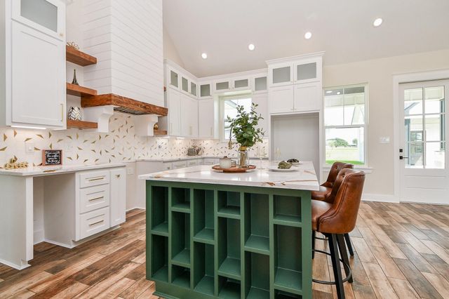 595 Buckskin Drive, Palacios, TX 77465