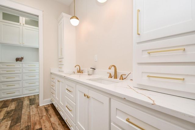 595 Buckskin Drive, Palacios, TX 77465