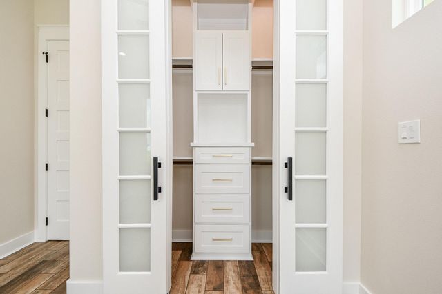 595 Buckskin Drive, Palacios, TX 77465