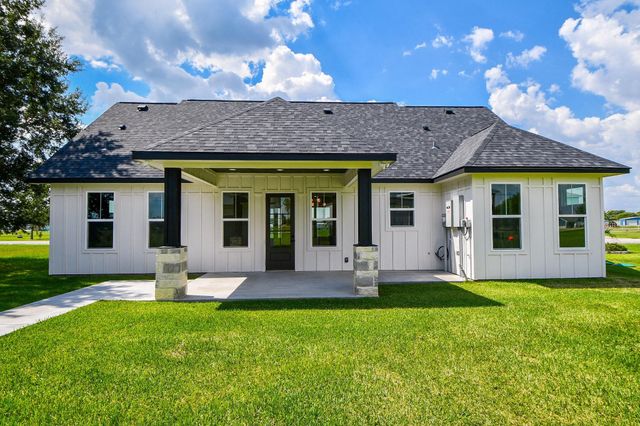 595 Buckskin Drive, Palacios, TX 77465