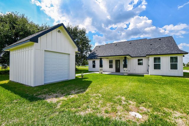 595 Buckskin Drive, Palacios, TX 77465