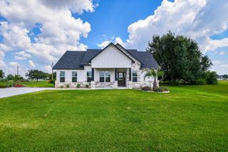 595 Buckskin Drive, Palacios, TX 77465