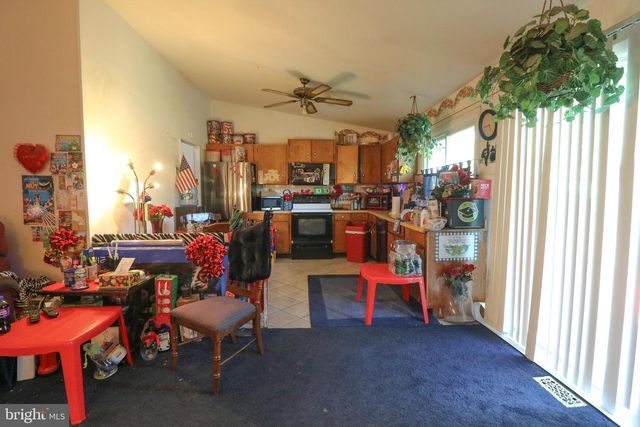 37 PINEWOOD LN, Sicklerville, NJ 08081