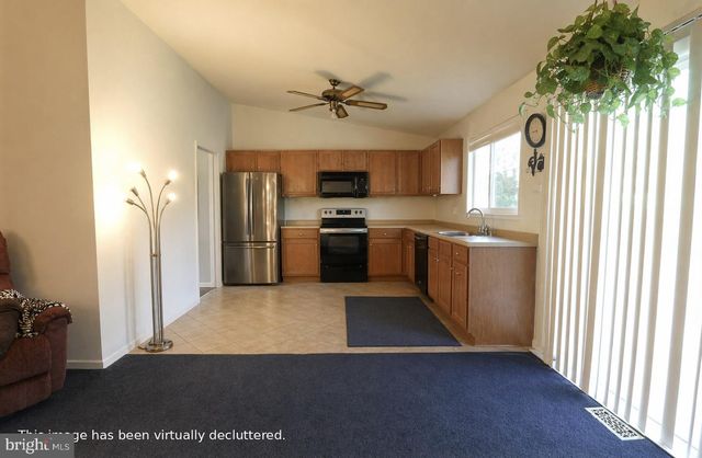 37 PINEWOOD LN, Sicklerville, NJ 08081