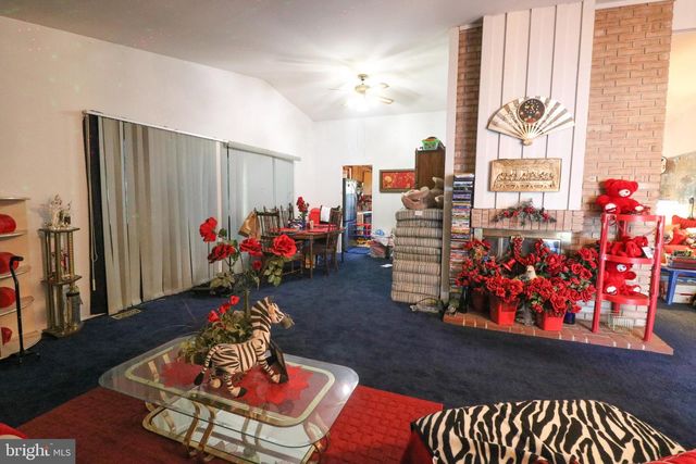 37 PINEWOOD LN, Sicklerville, NJ 08081