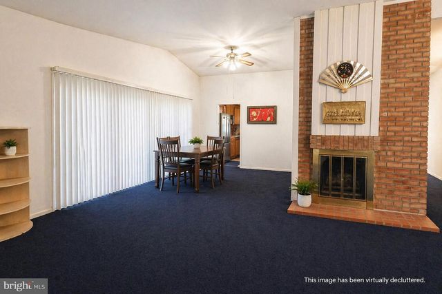 37 PINEWOOD LN, Sicklerville, NJ 08081