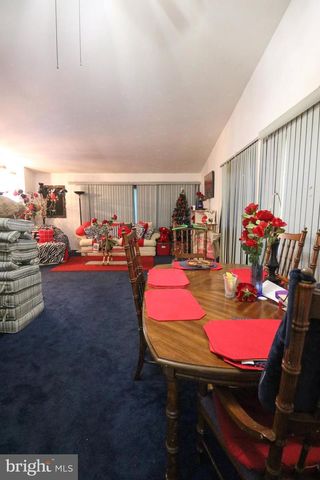 37 PINEWOOD LN, Sicklerville, NJ 08081