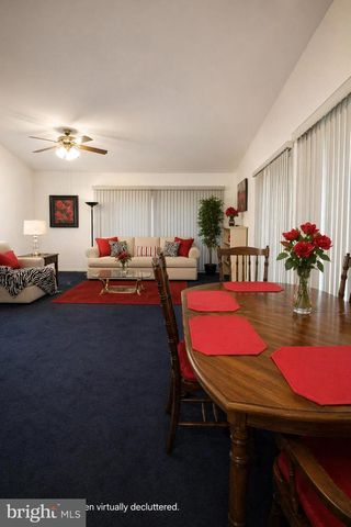 37 PINEWOOD LN, Sicklerville, NJ 08081