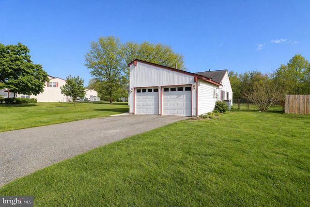 37 PINEWOOD LN, Sicklerville, NJ 08081