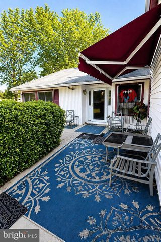 37 PINEWOOD LN, Sicklerville, NJ 08081