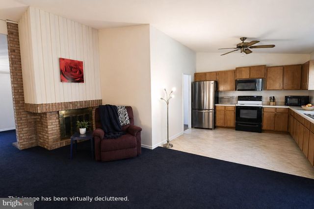 37 PINEWOOD LN, Sicklerville, NJ 08081