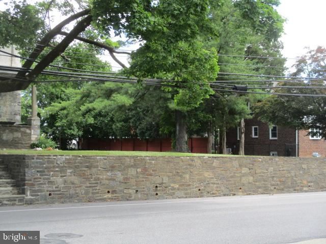 222 E NORTH LN, Conshohocken, PA 19428