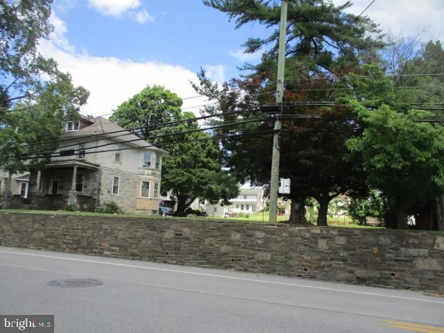 222 E NORTH LN, Conshohocken, PA 19428