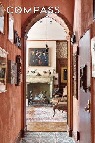 323 W 80th Street, New York City, NY 10024