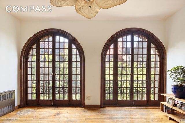 323 W 80th Street, New York City, NY 10024