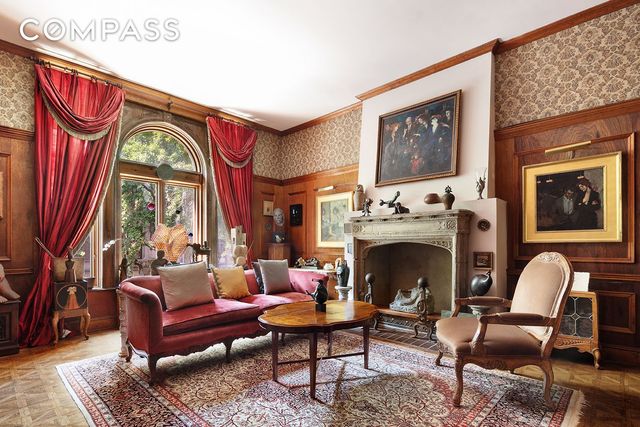 323 W 80th Street, New York City, NY 10024