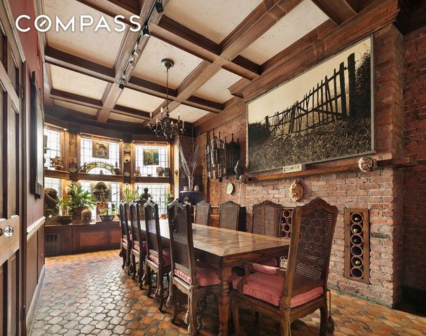 323 W 80th Street, New York City, NY 10024